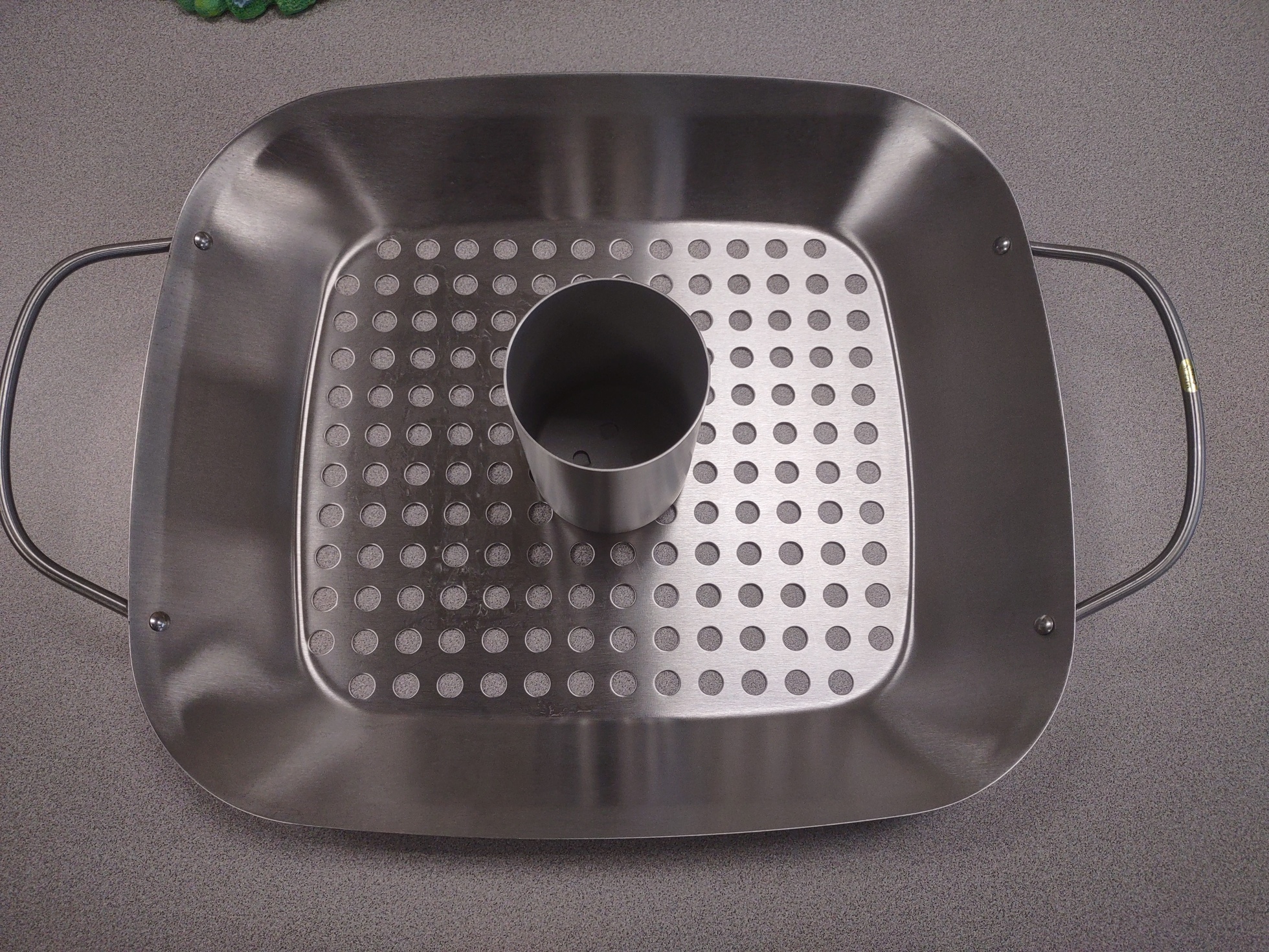 Pampered Chef Roasting Pan with Can Holder & Easter Decoration 2023